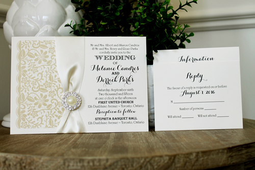 Invitation 1336: Cream Smooth, Antique Ribbon, Brooch/Buckle G - Damask pattern printed on the neutral paper with an antique ribbon and pearl brooch design